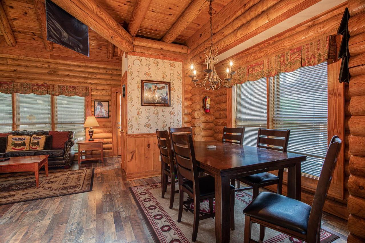 Вилла Great Wolf Cabin In Pigeon Forge! Экстерьер фото
