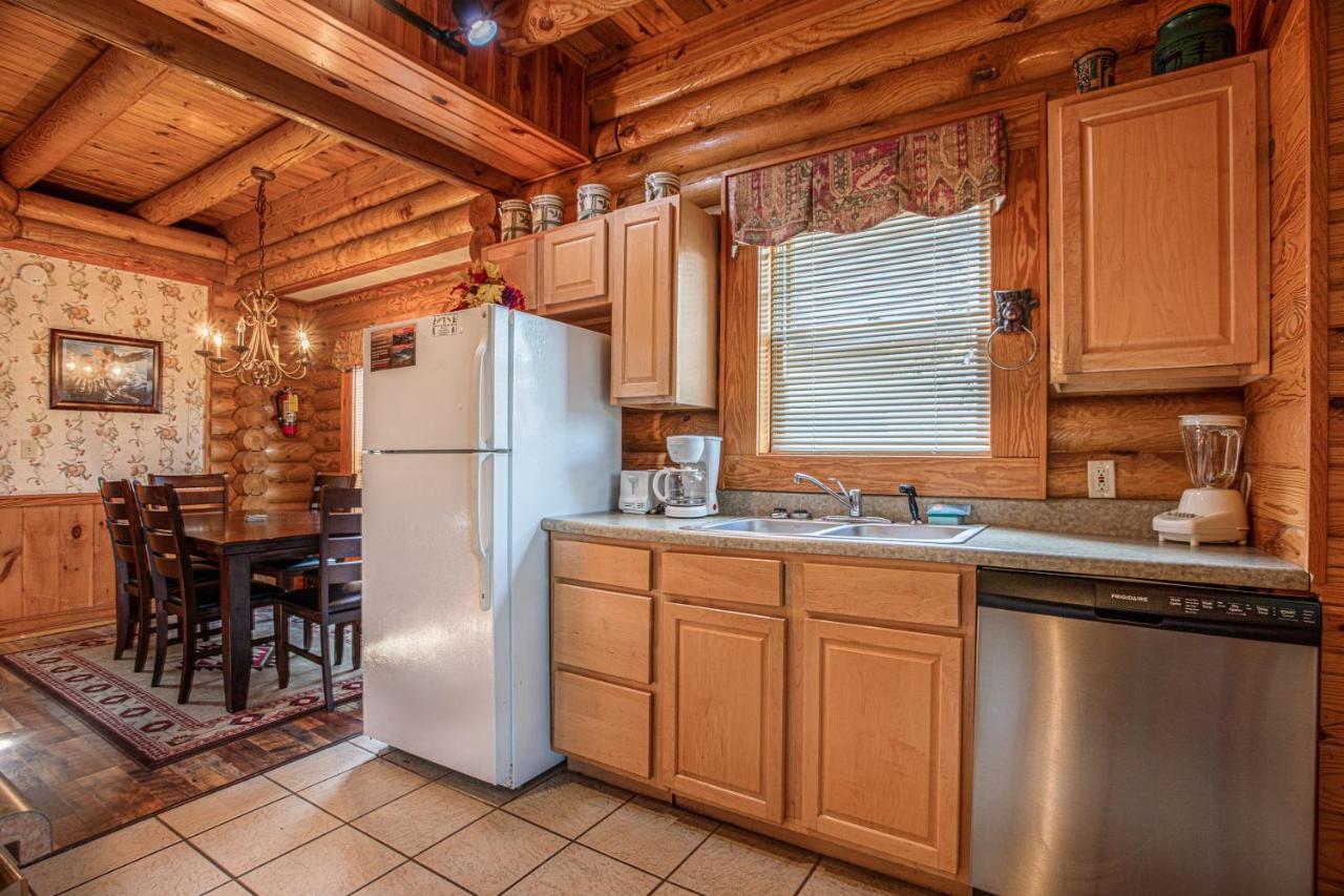 Вилла Great Wolf Cabin In Pigeon Forge! Экстерьер фото