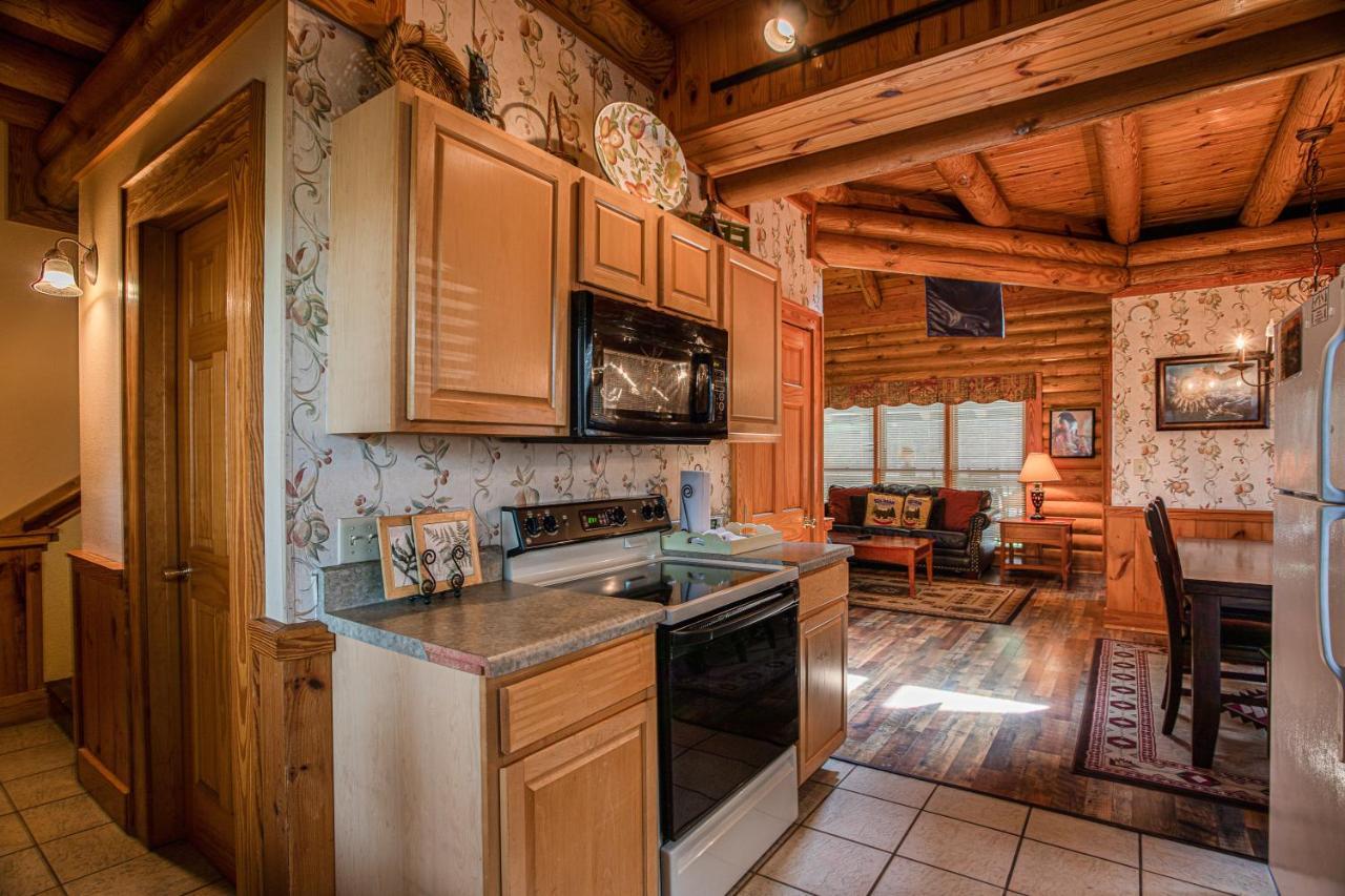 Вилла Great Wolf Cabin In Pigeon Forge! Экстерьер фото