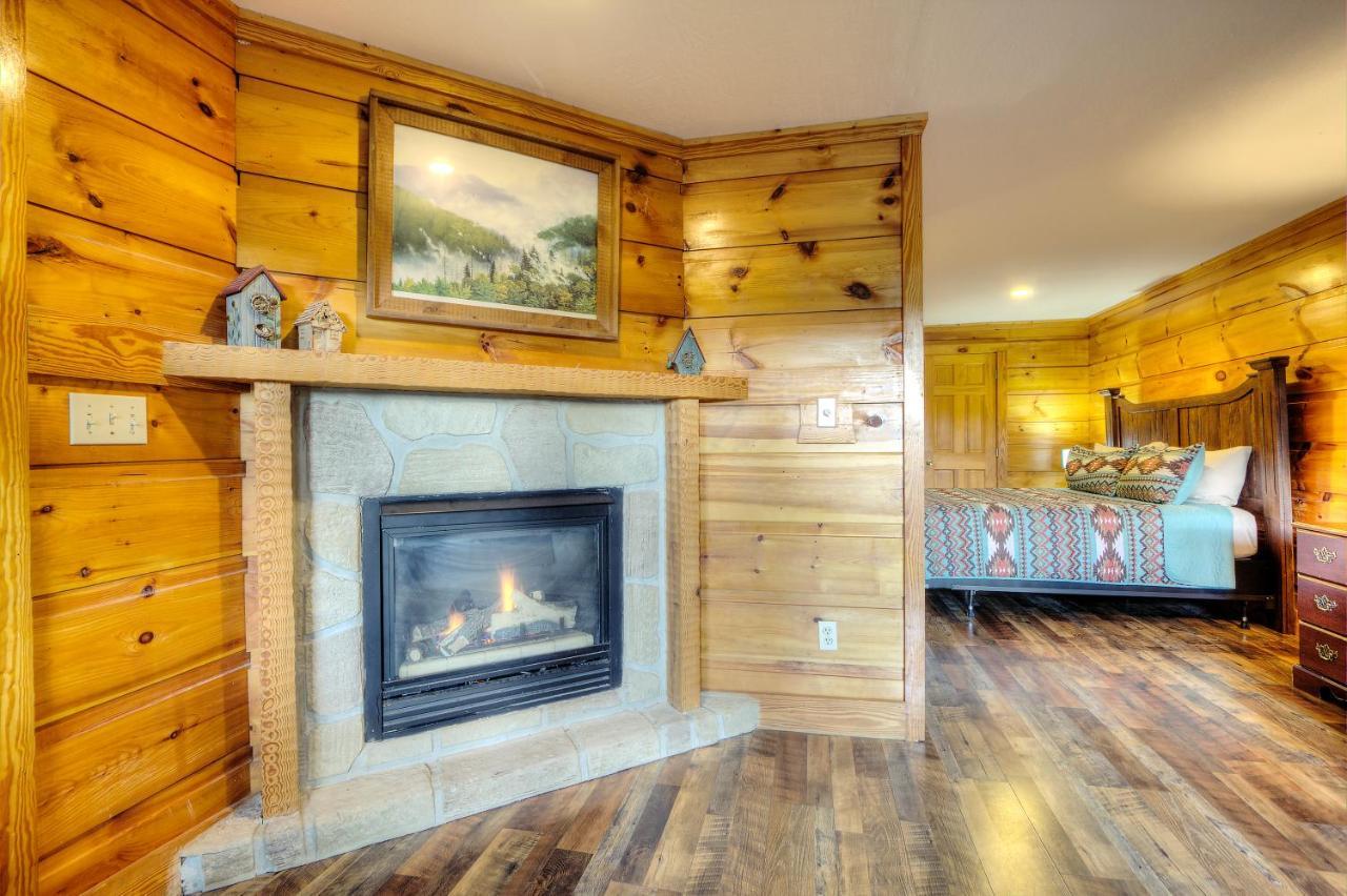 Вилла Great Wolf Cabin In Pigeon Forge! Экстерьер фото