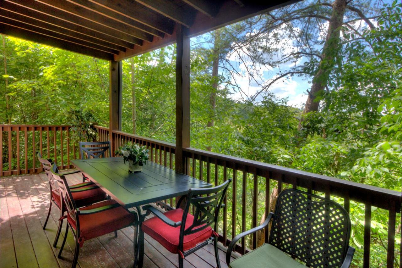 Вилла Great Wolf Cabin In Pigeon Forge! Экстерьер фото