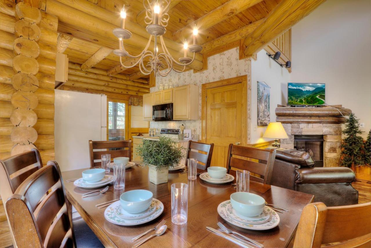 Вилла Great Wolf Cabin In Pigeon Forge! Экстерьер фото