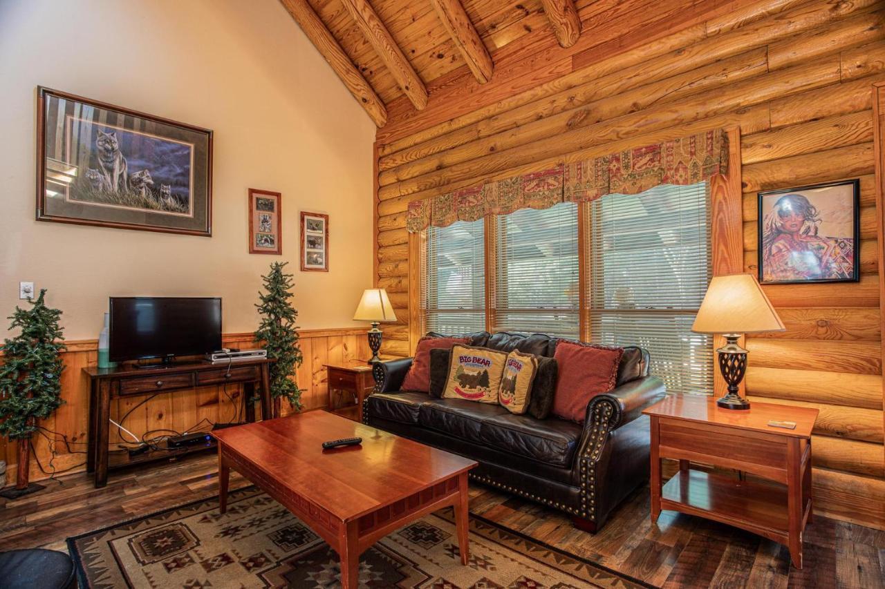 Вилла Great Wolf Cabin In Pigeon Forge! Экстерьер фото